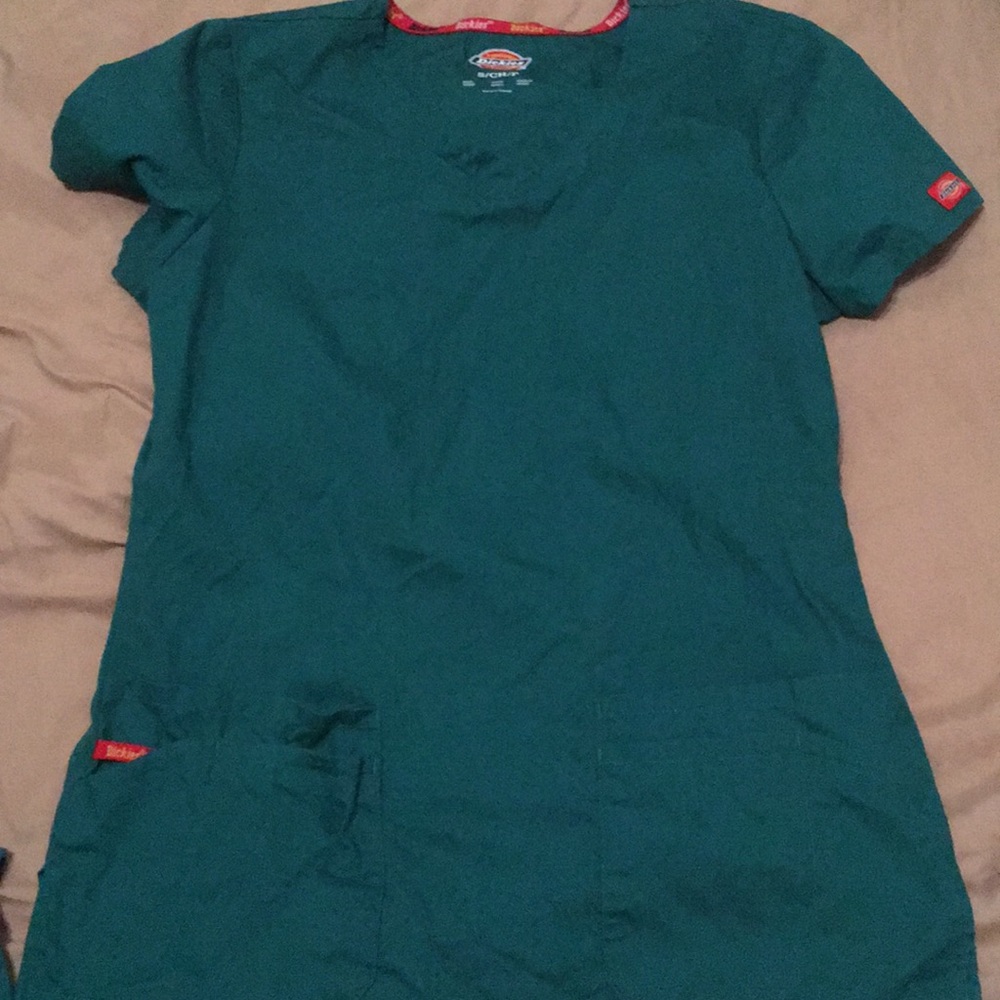 Scrub top